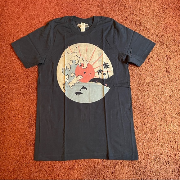 Mens T-shirt - Island Waves - Picture 2 of 3